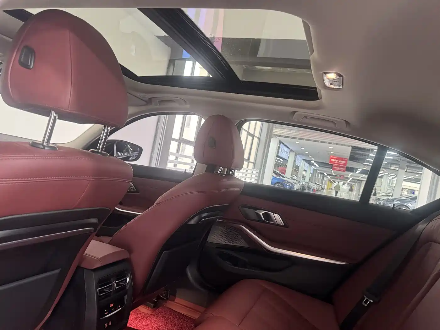 BMW 3 Series 2023 320Li M Sport Package фото 8