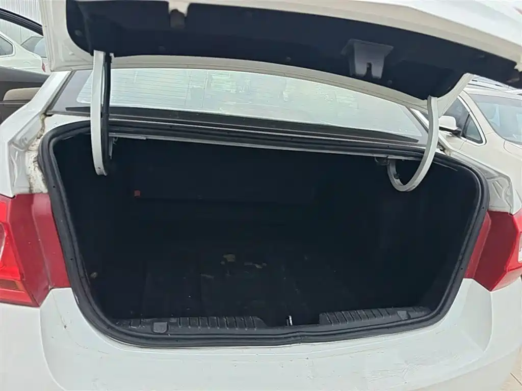 Chevrolet Cruze 2015 1.5L Classic SE AT фото 19