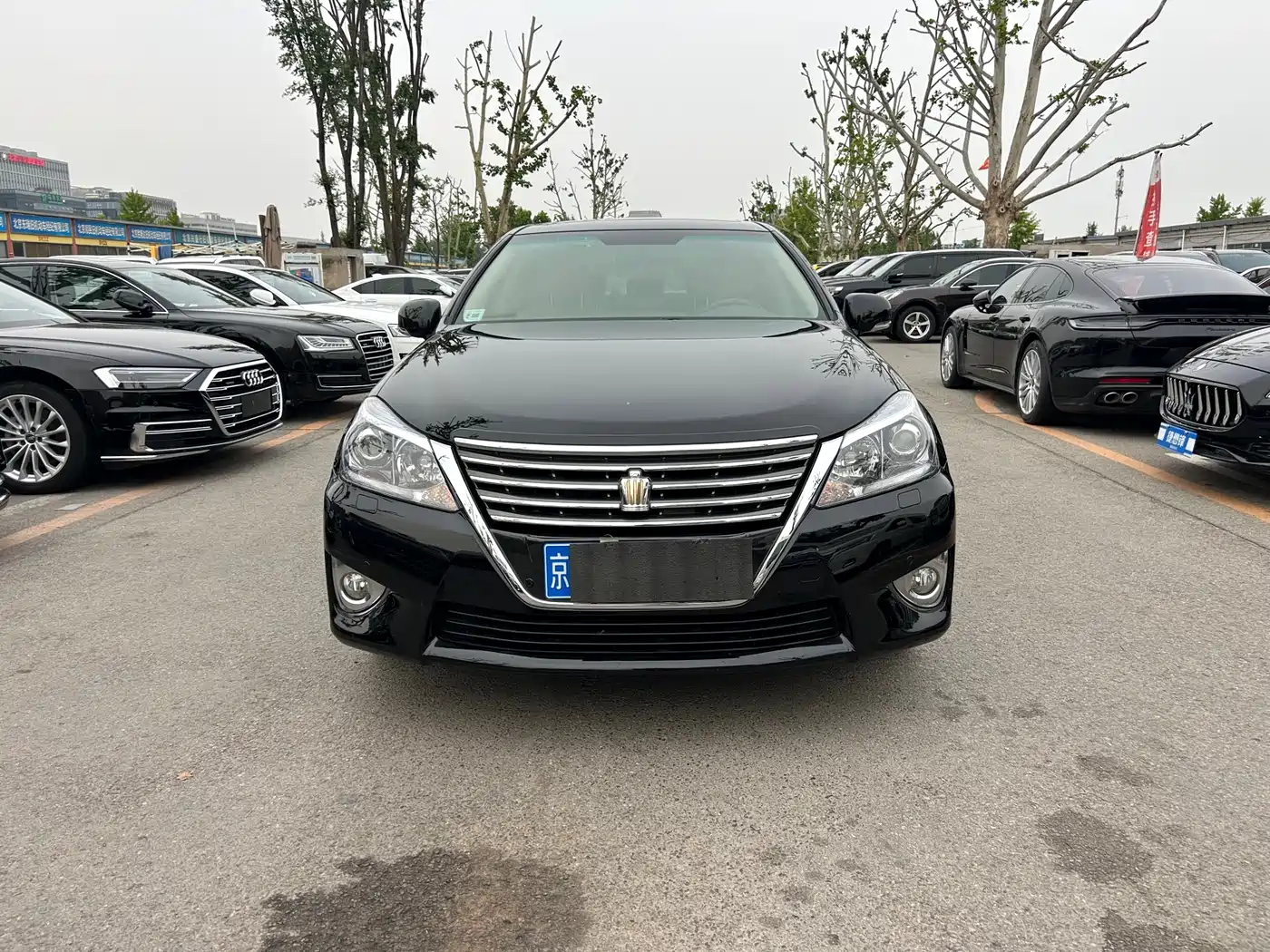 Toyota Crown 2012 2.5L Royal Leather Edition фото 2