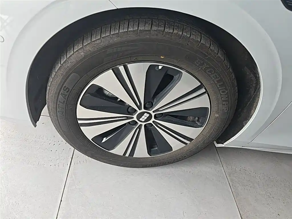 Geely Galaxy Galaxy A7 2025 EM-i 150km Explorer+ Edition фото 23