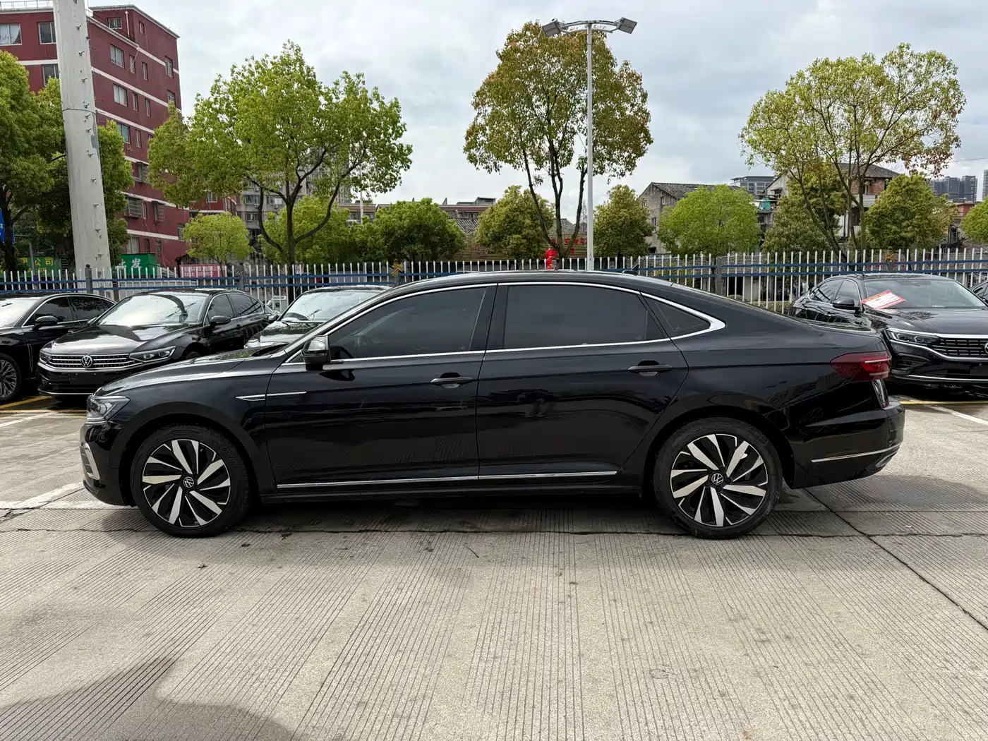 Volkswagen Passat 2024 380TSI Elite Edition фото 4
