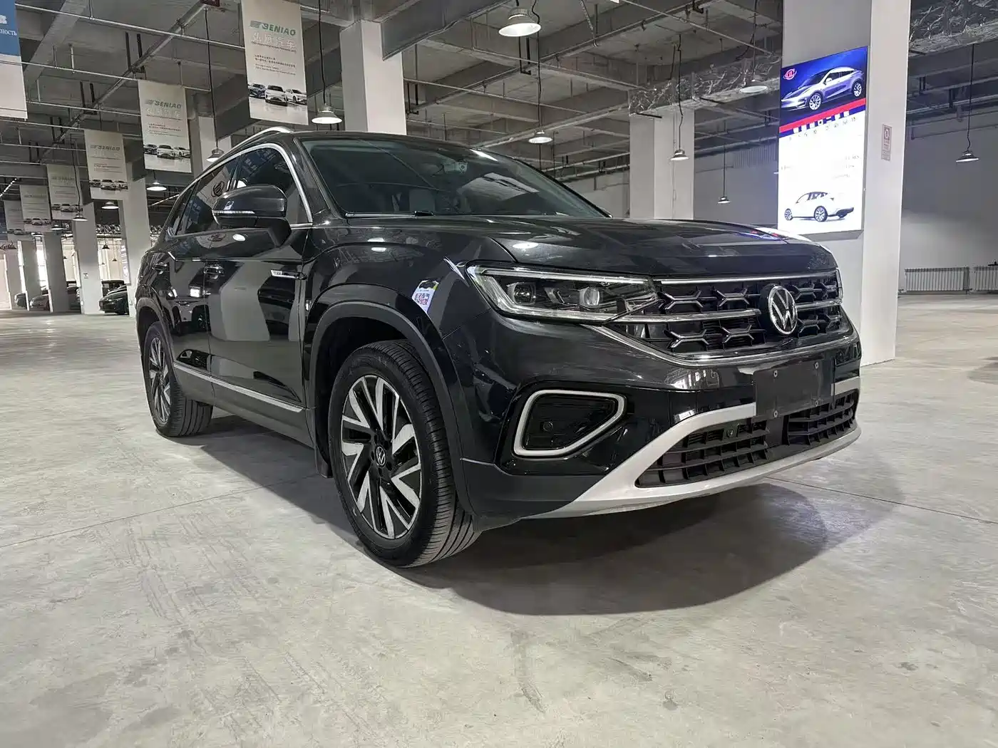 Volkswagen Tayron 2022 280TSI 2WD Luxury Smart Connect Edition фото 3