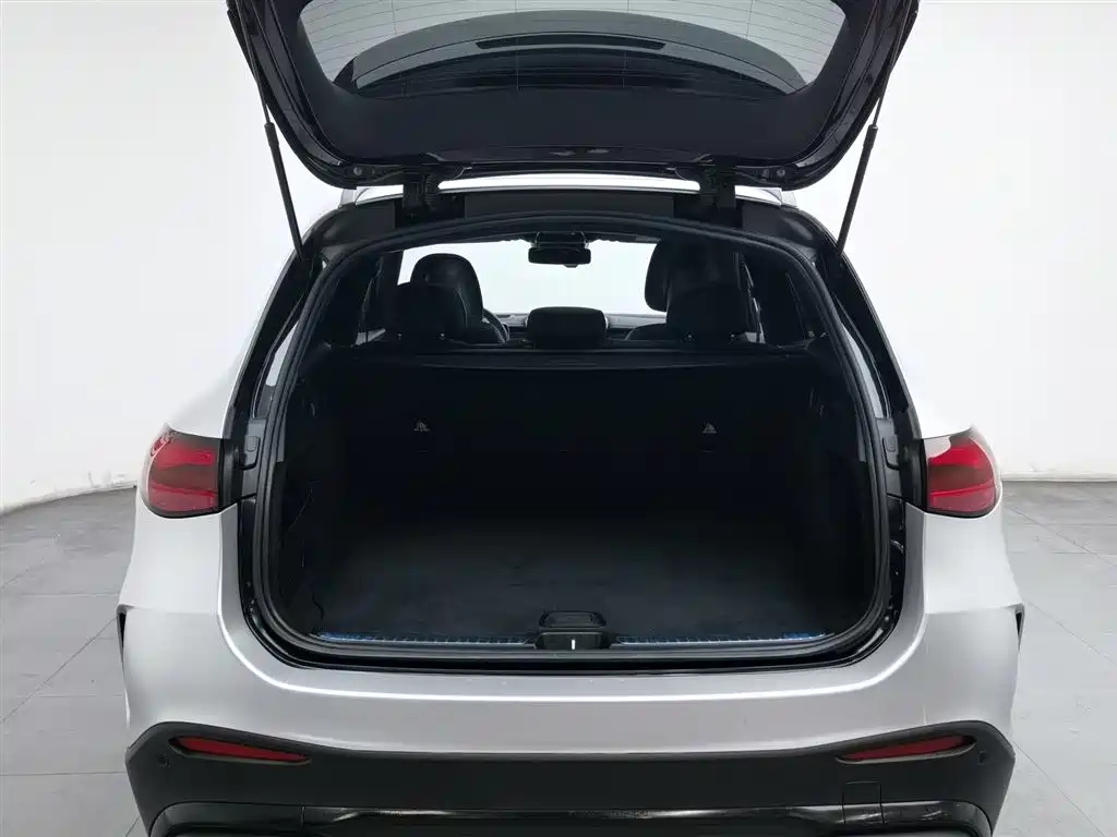 MERCEDES-BENZ GLC AMG