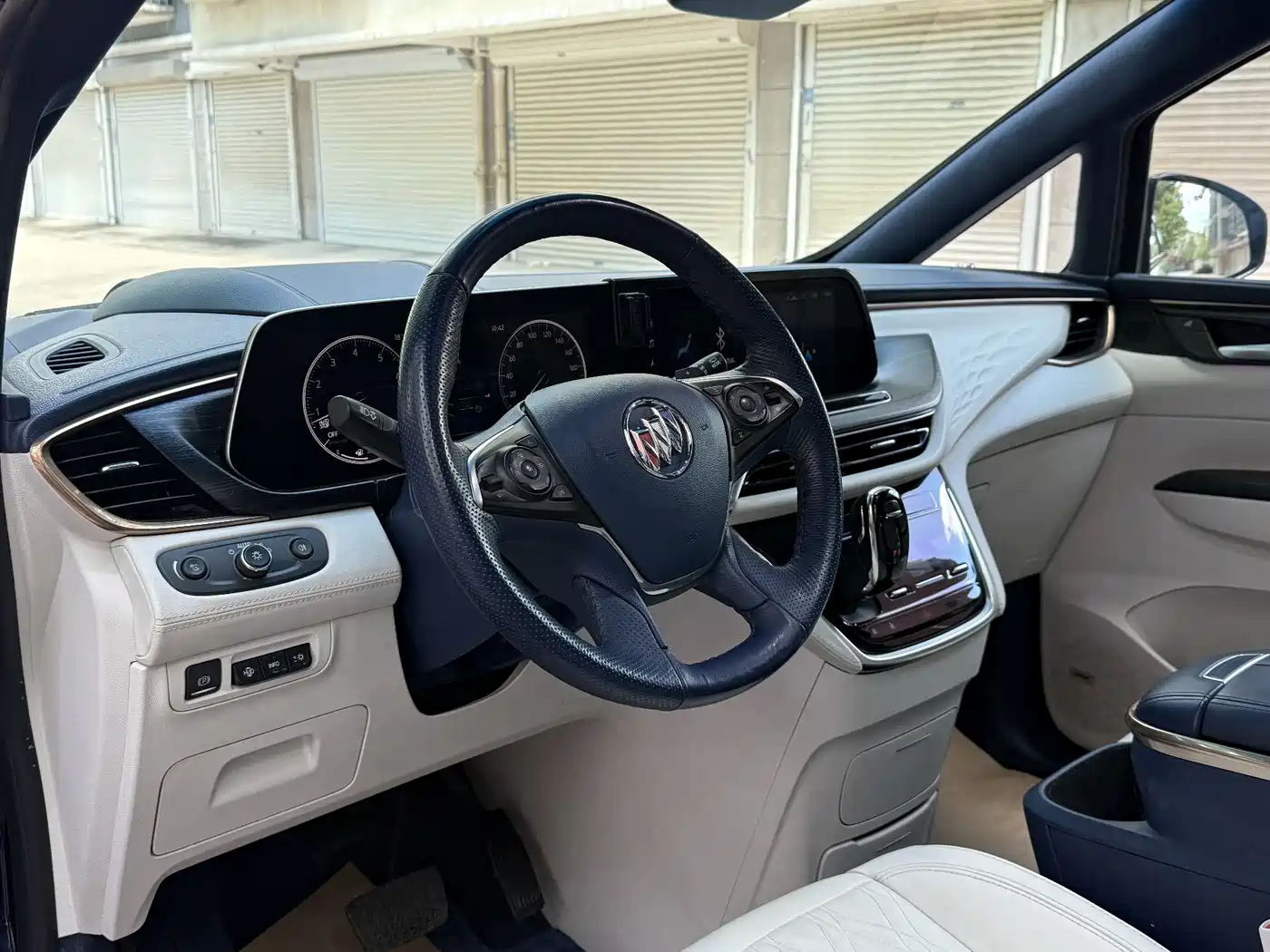 Buick GL8 2022 Avenir 4-Seater Prestige Edition фото 10