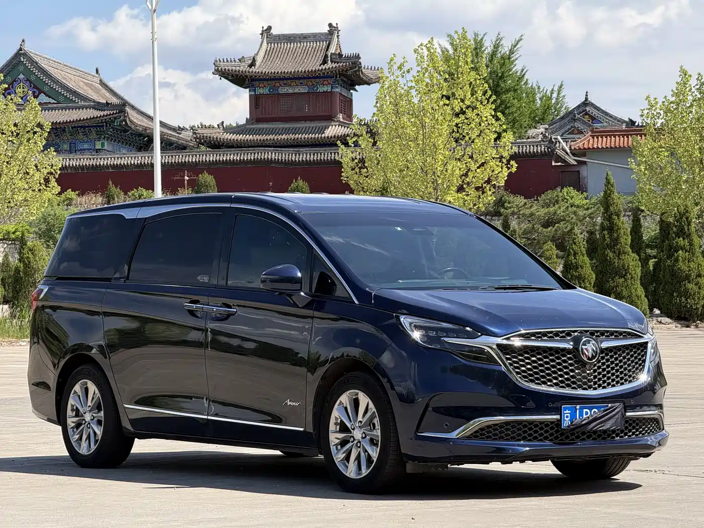 Buick GL8 2022 Avenir 4-Seater Prestige Edition фото 3