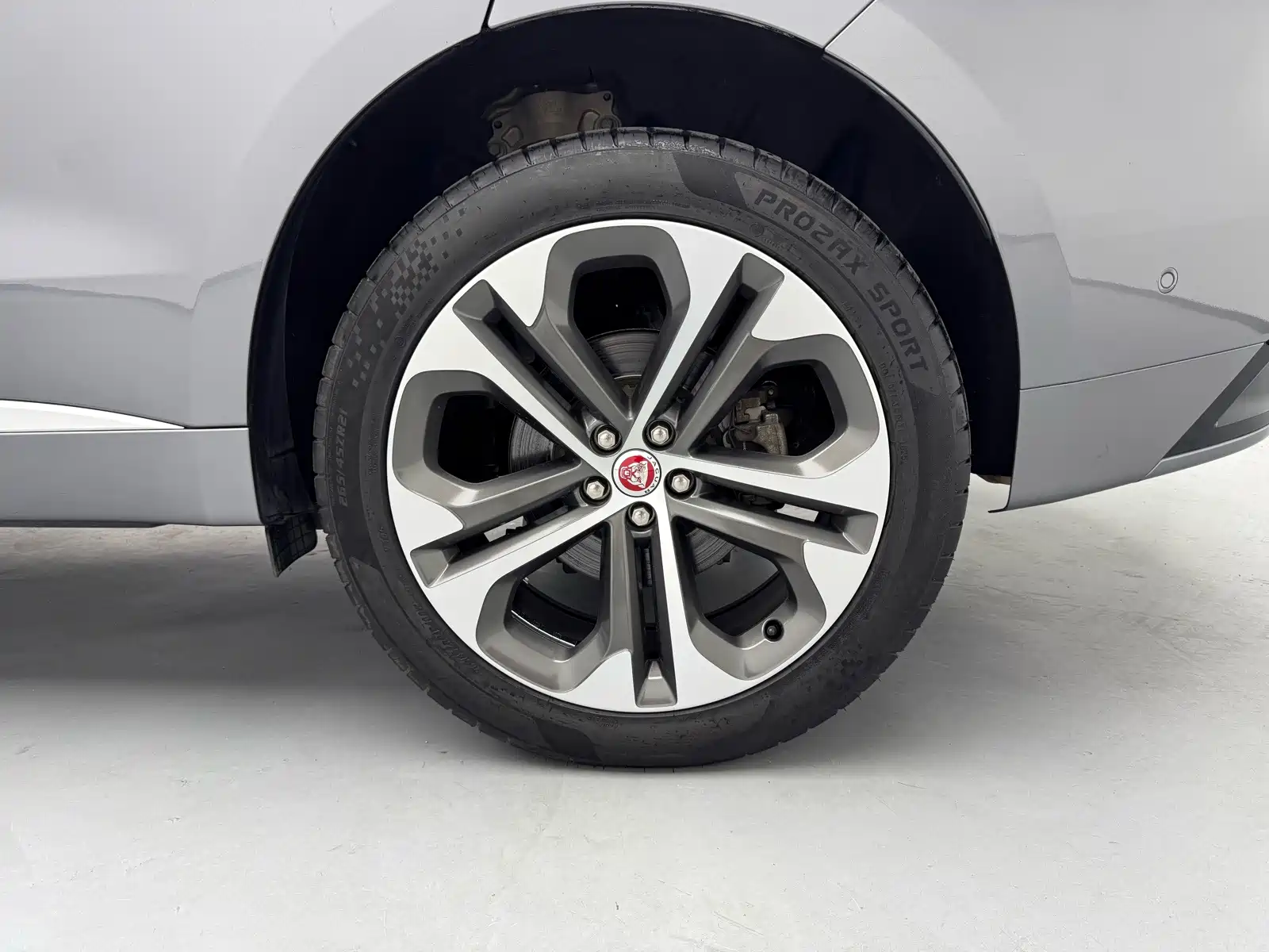 Фото 9 - Jaguar F-PACE
