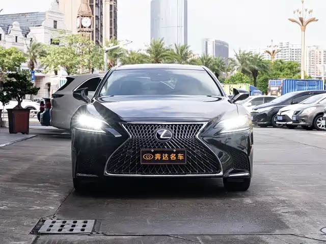 Lexus LS 2020 500h Excellence (China VI) — фото 2