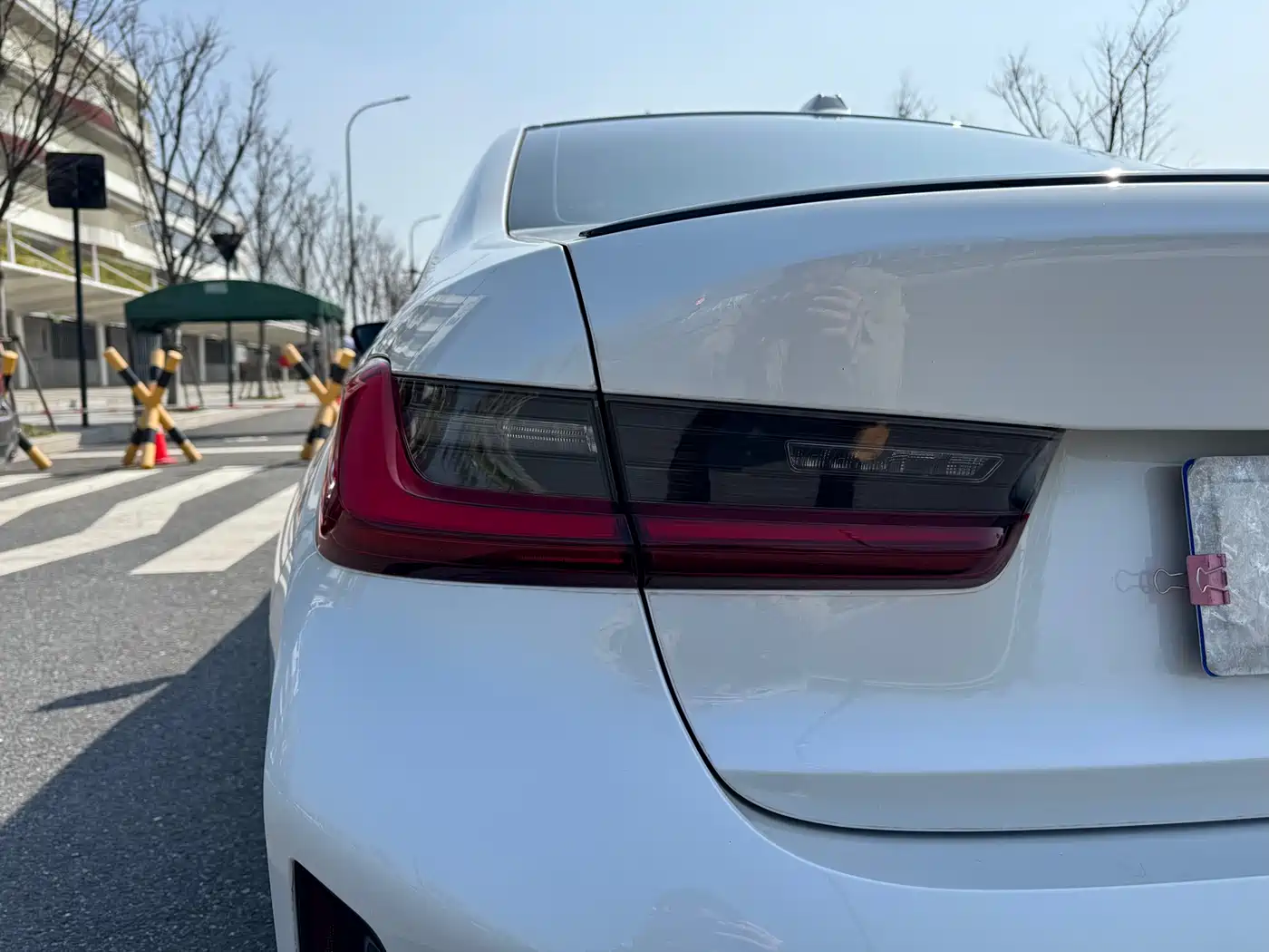 BMW 3 Series 2023 325Li M Sport Black Night Package фото 23