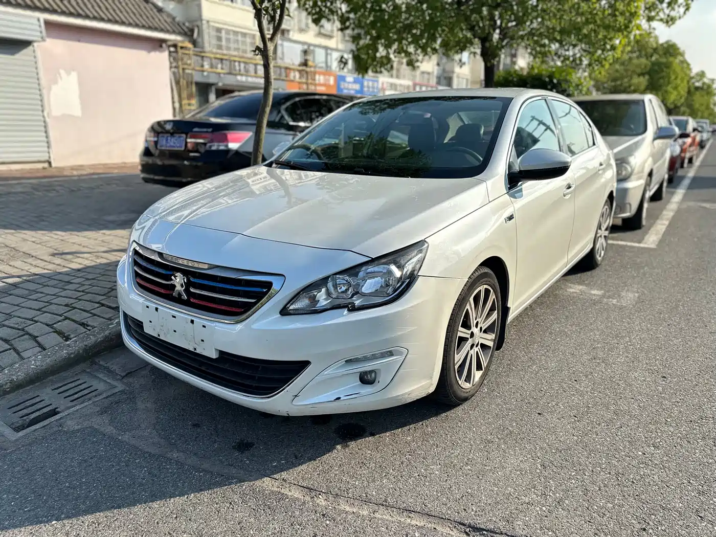 Фото 1 - Peugeot 408
