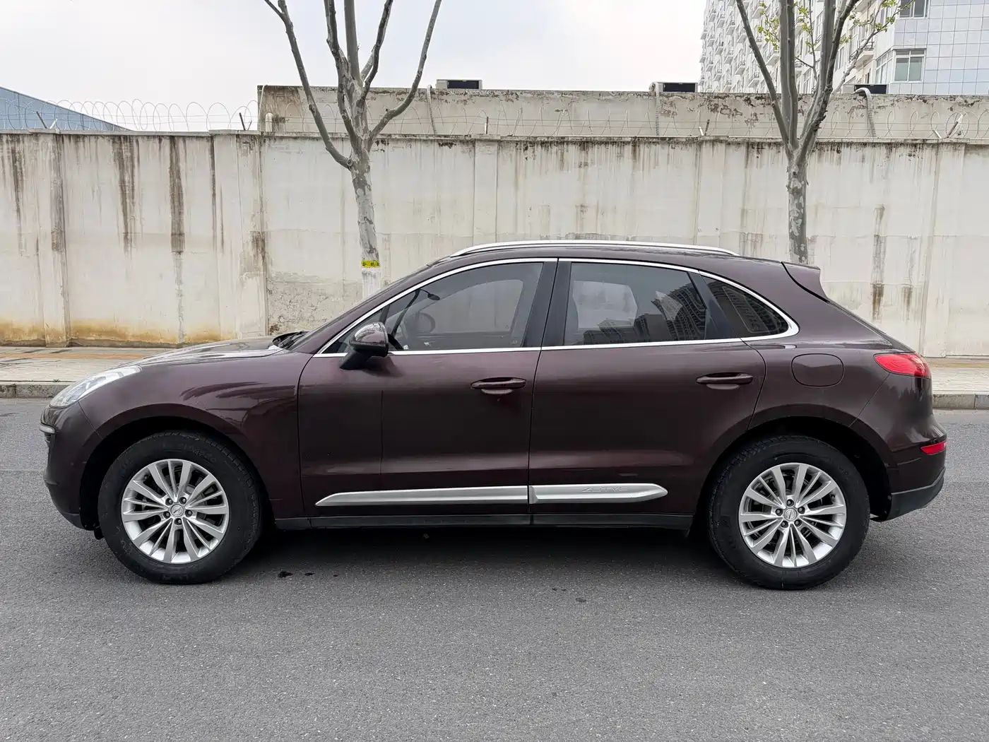 ZOTYE SR9