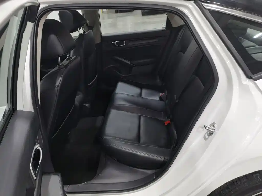 Photo 15 - Honda Civic