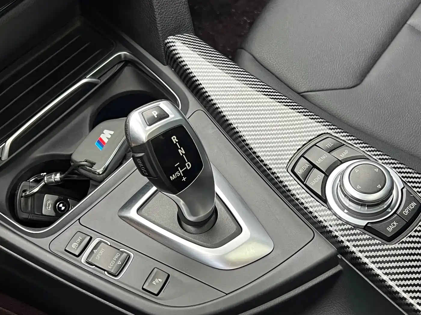 BMW 3 Series 2016 320i Fashion Model фото 14
