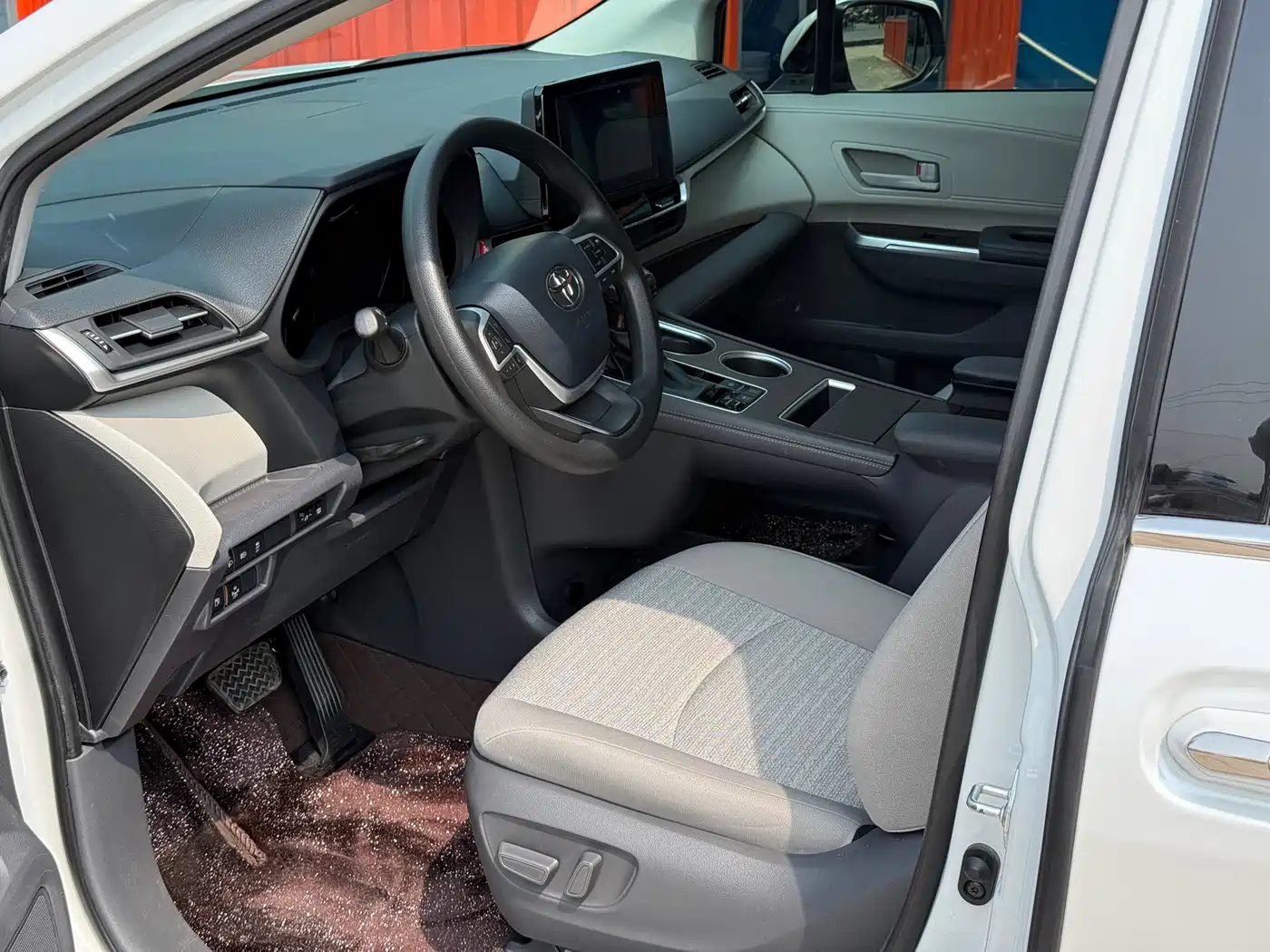 Toyota Sienna 2021 2.5L Hybrid Comfort Edition фото 11
