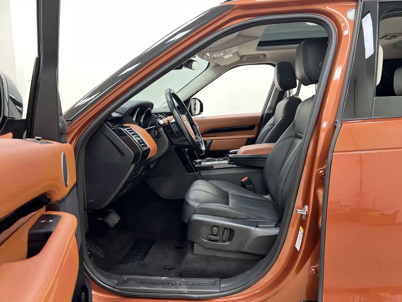Land Rover Discovery 2017 3.0 SC V6 SE фото 10