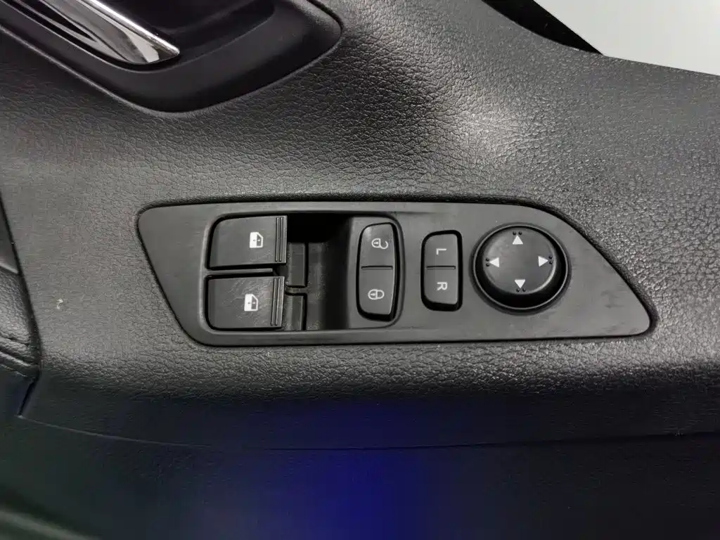 SAIC Maxus Maxus G20 2023 2023 Facelift ES 2.0T Gasoline Automatic Value Edition
