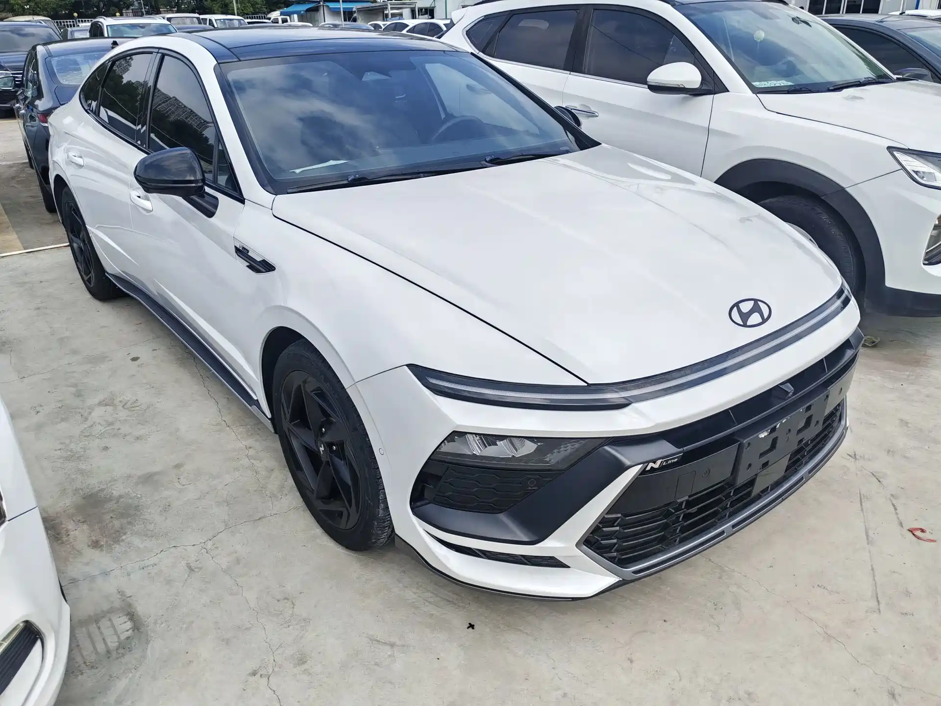 صورة 10 - Hyundai Sonata