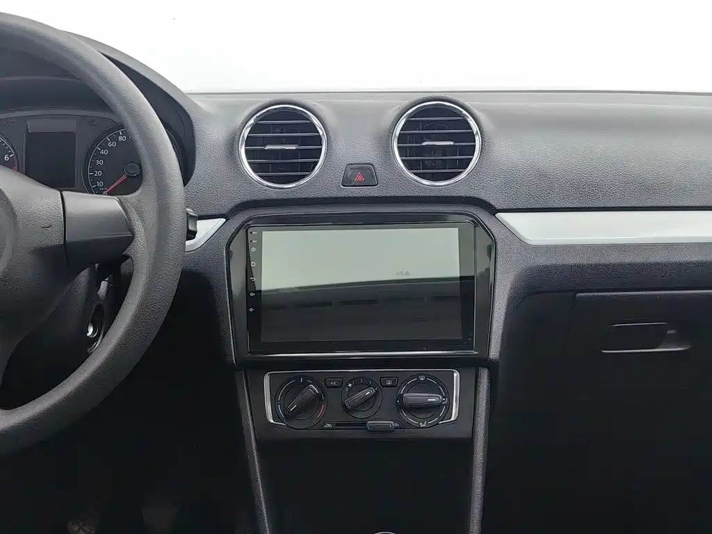 Photo 12 - Volkswagen Jetta