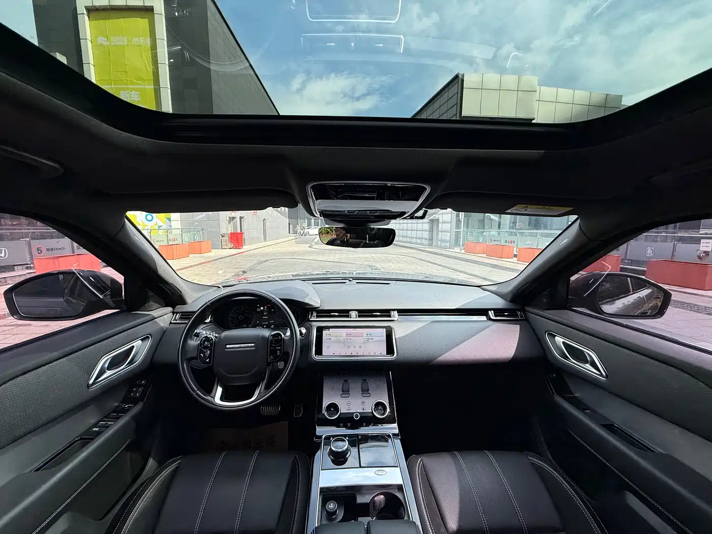 Land Rover Range Rover Velar 2019 250PS R-DYNAMIC S фото 5