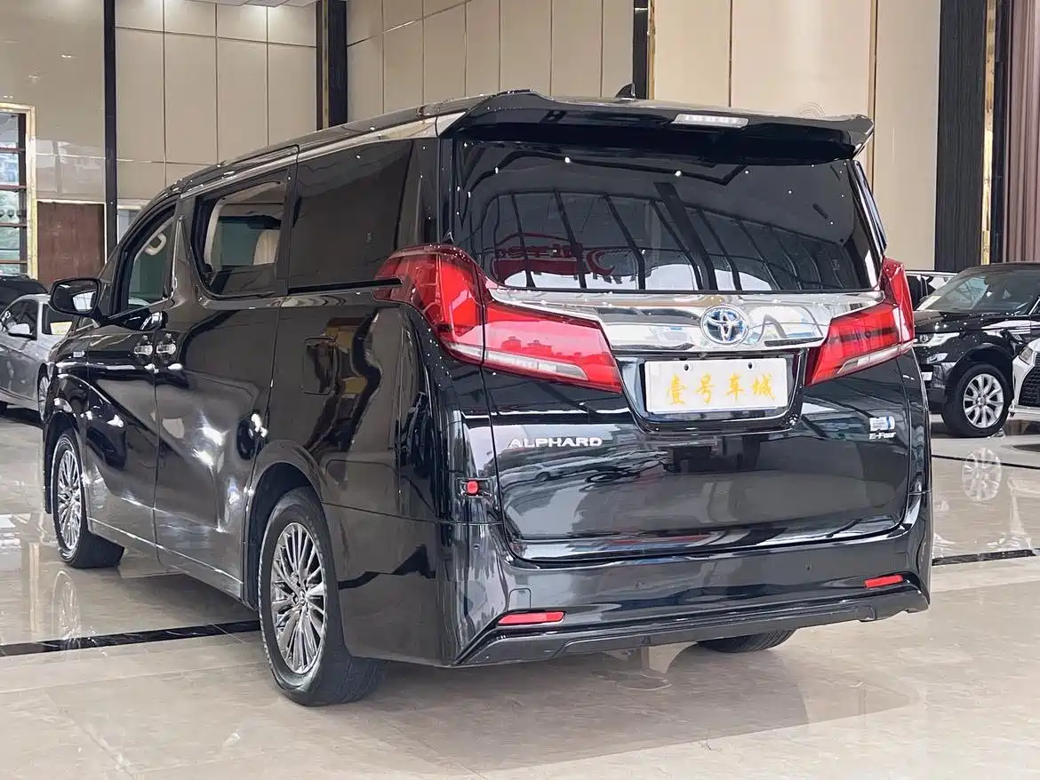 Toyota Alphard 2021 Hybrid 2.5L Luxury фото 7
