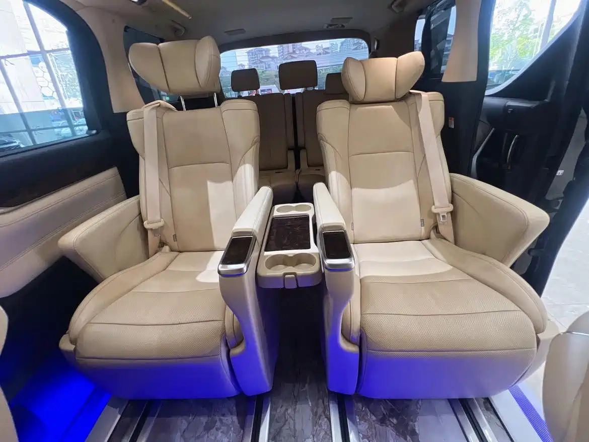 Toyota Alphard 2021 Hybrid 2.5L Luxury фото 17