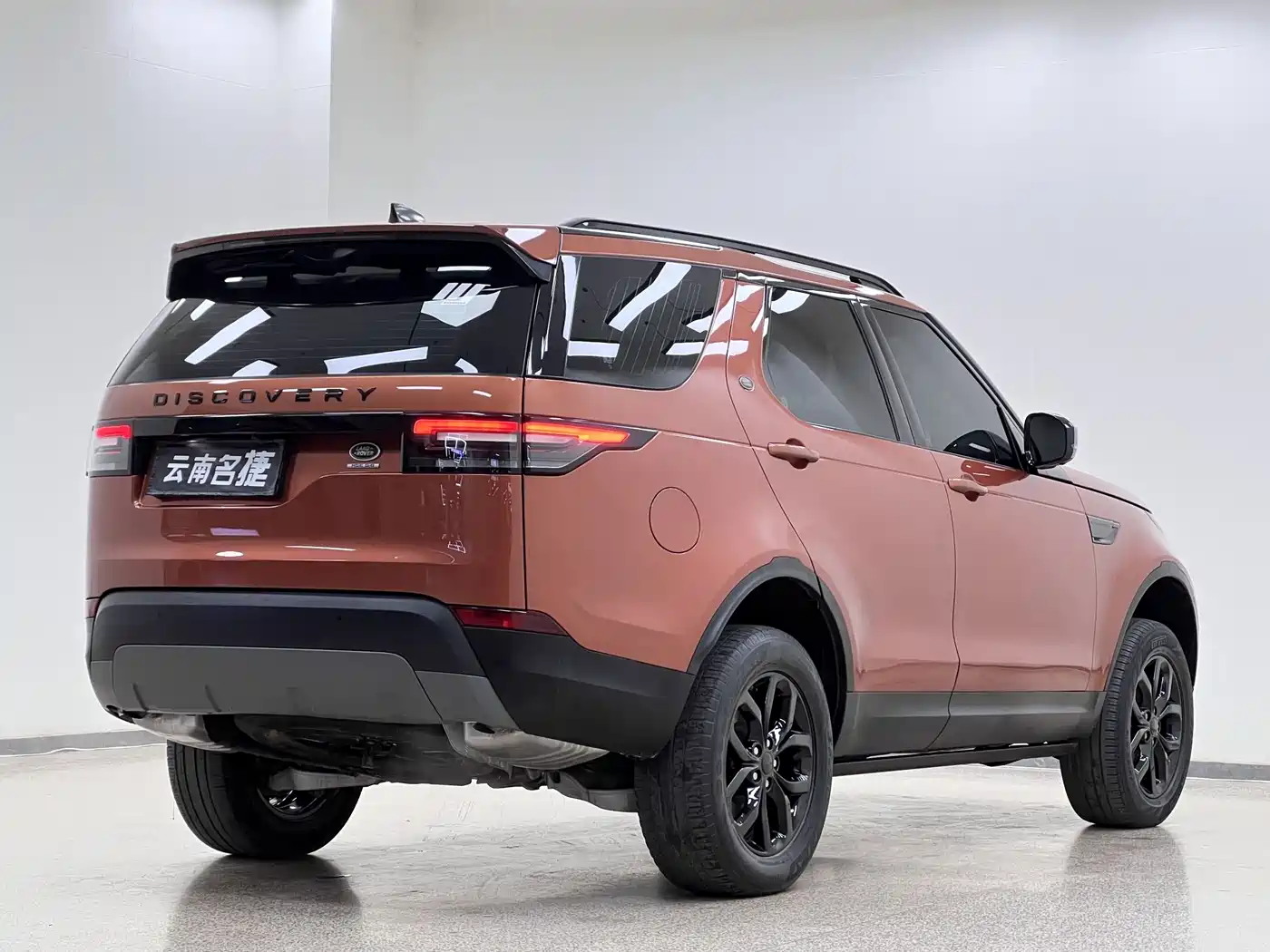 Land Rover Discovery 2017 3.0 SC V6 SE фото 6