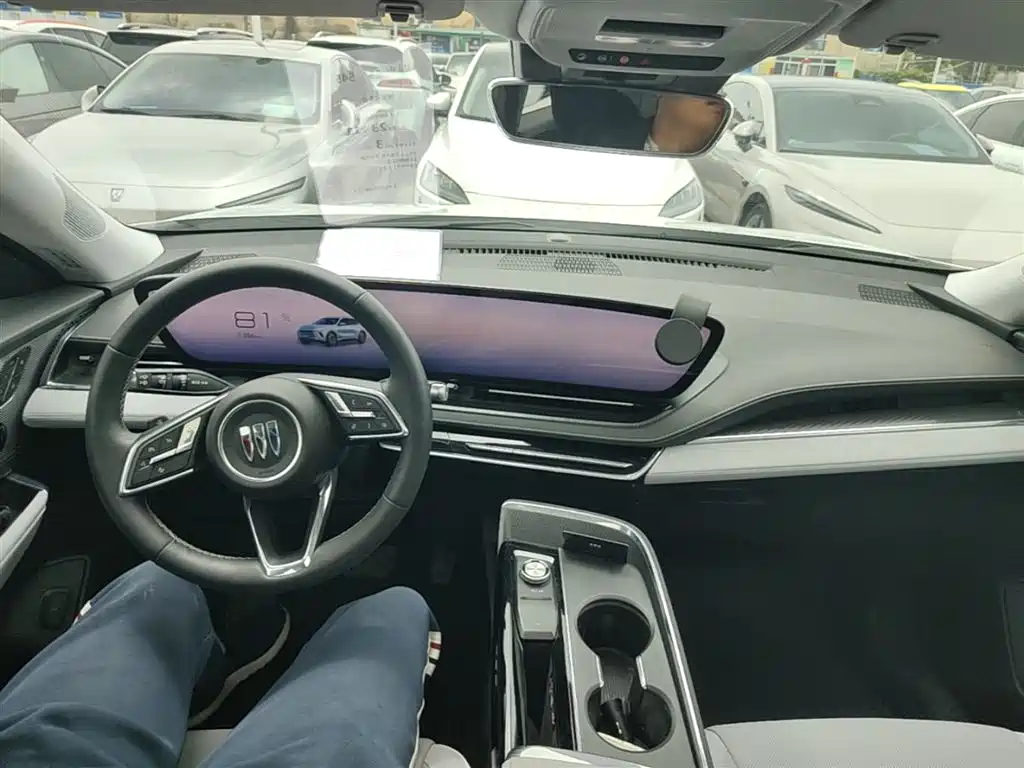 Buick E5 2023 Premium Standard Range Edition фото 10