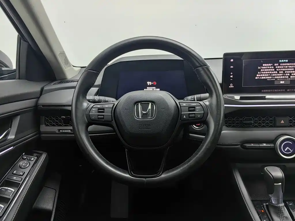 Photo 11 - Honda Accord