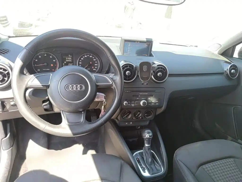 Audi A1 2015 2014 30 TFSI Fashion