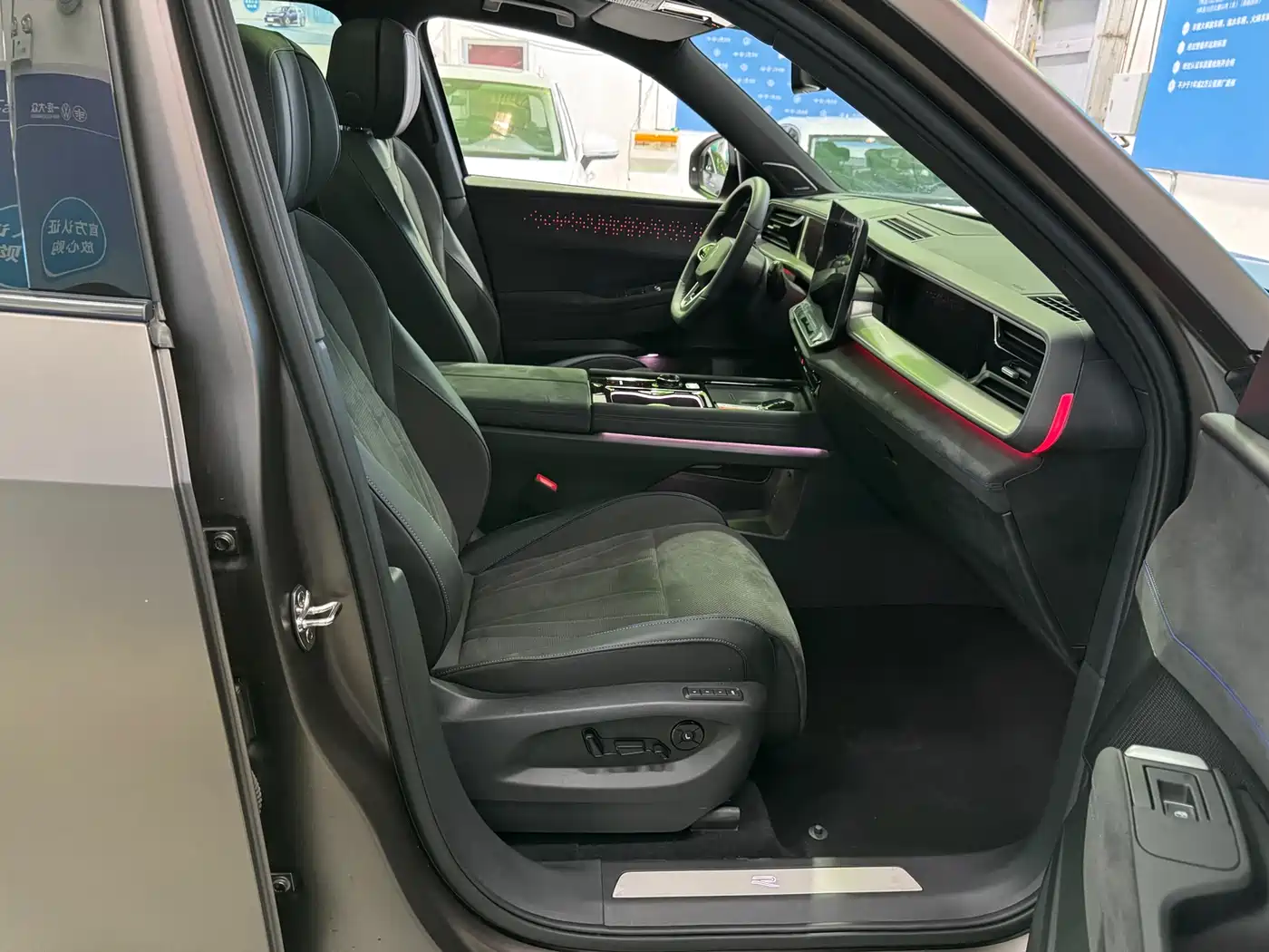 Volkswagen Teramont 2025 Teramont Pro 450TSI 4WD Summit Edition фото 15