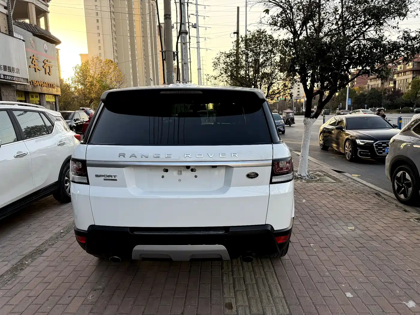 Land Rover Range Rover Sport 2015 3.0 SDV6 HSE фото 9