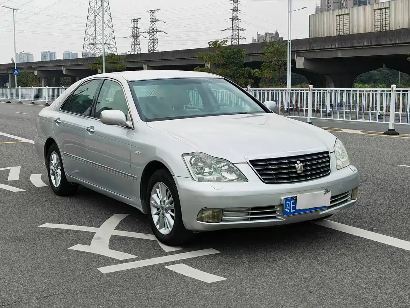 Toyota Crown 2006 2.5L Royal Leather Edition фото 3