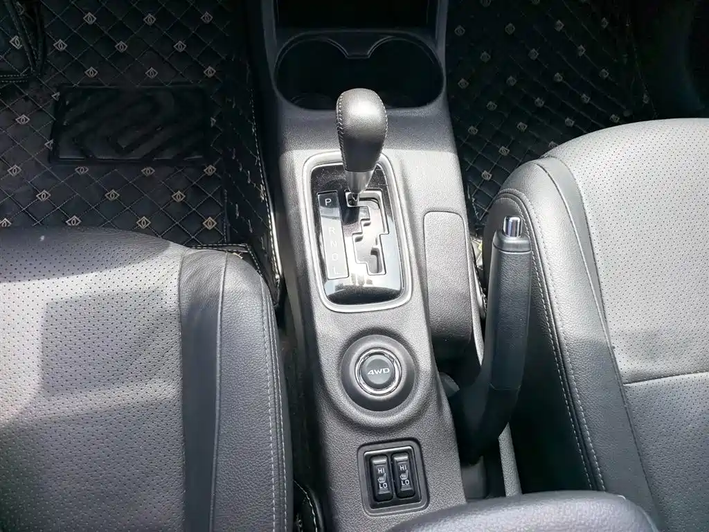 Mitsubishi Outlander 2016 2.4L 4WD Elite Edition 5-seater фото 15