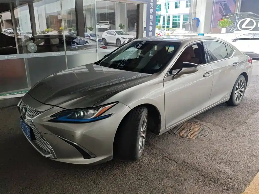 Lexus ES 2020 Model 300h Excellence Edition