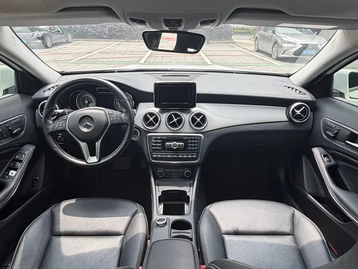 Mercedes-Benz GLA 2015 GLA 220 4MATIC Luxury фото 11