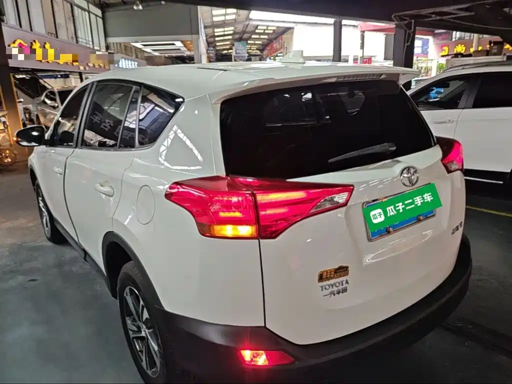 Toyota RAV4 Rongfang 2015 2.0L CVT 2WD Trend Edition фото 5