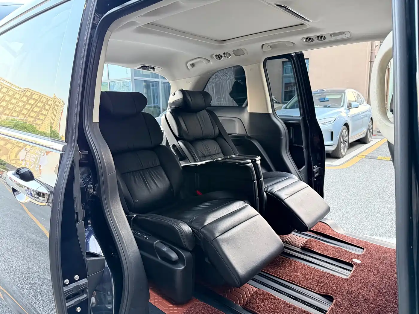 Фото 17 - Honda Odyssey