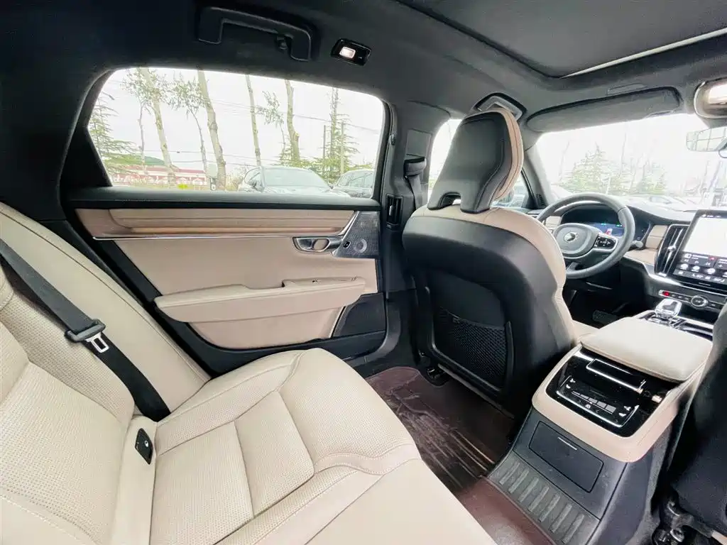 VOLVO S90 PLUG IN HYBRID