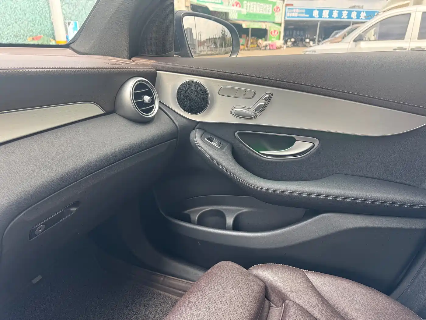 Mercedes-Benz GLC 2022 Facelift II GLC 260 L 4MATIC Sport Model фото 7