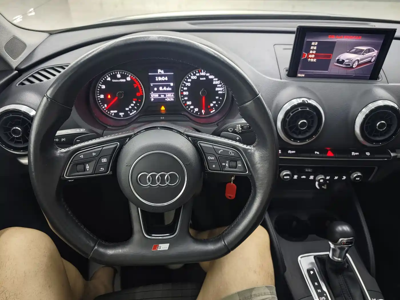 Audi A3 2018 30th Anniversary Limousine 35 TFSI Sport фото 15