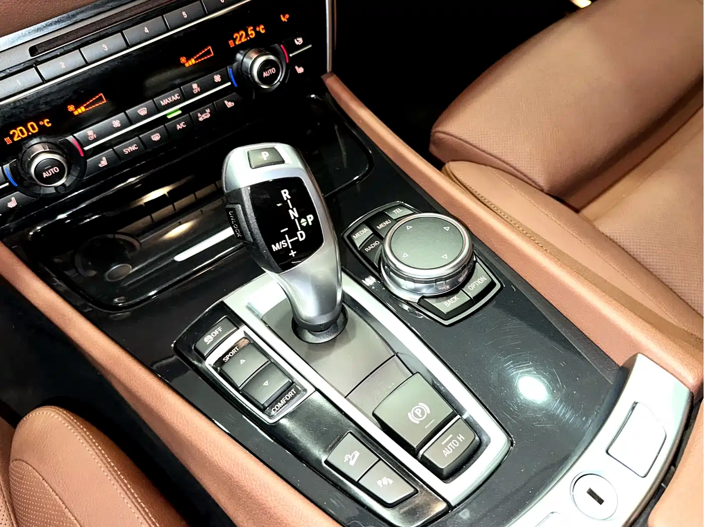 BMW 5 Series GT 2014 535i xDrive фото 9