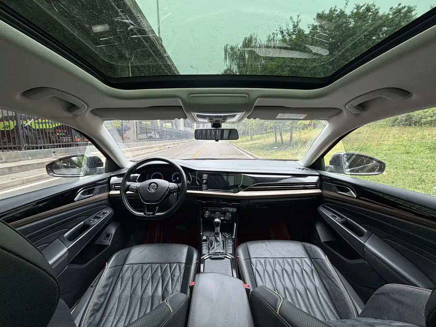 Volkswagen Passat 2019 330TSI Luxury Edition China VI фото 9