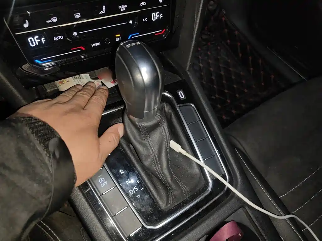 Volkswagen Magotan 2020 330TSI DSG Luxury фото 7