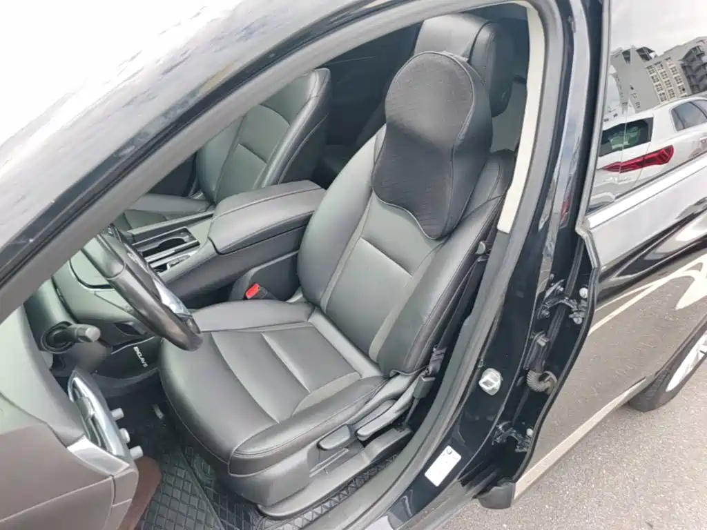 Фото 15 - Buick Enclave