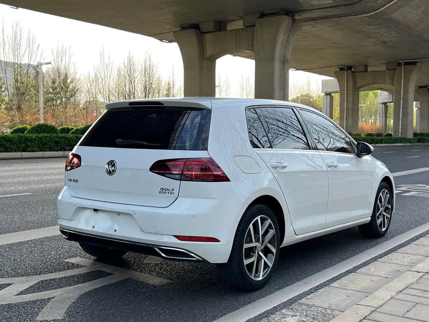 Volkswagen Golf 2018 230TSI Automatic Luxury фото 6