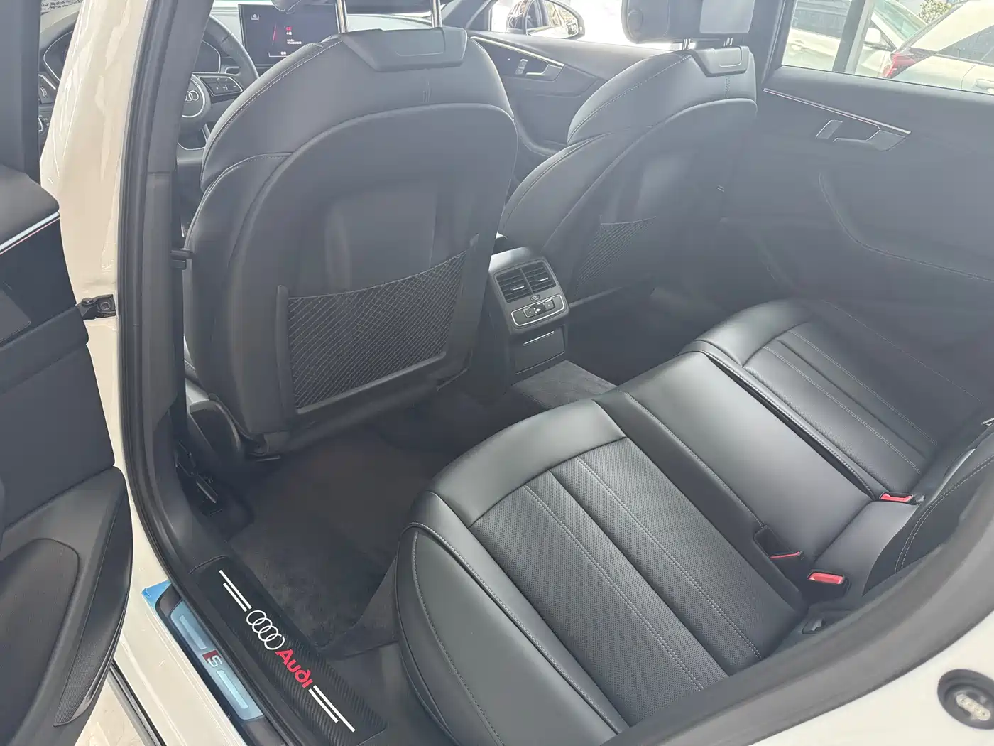 Audi A4L 2024 40 TFSI Luxury Dynamic фото 7