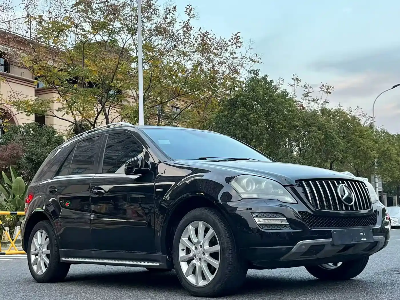 Mercedes-Benz M-Class 2010 ML 350 4MATIC Luxury фото 3
