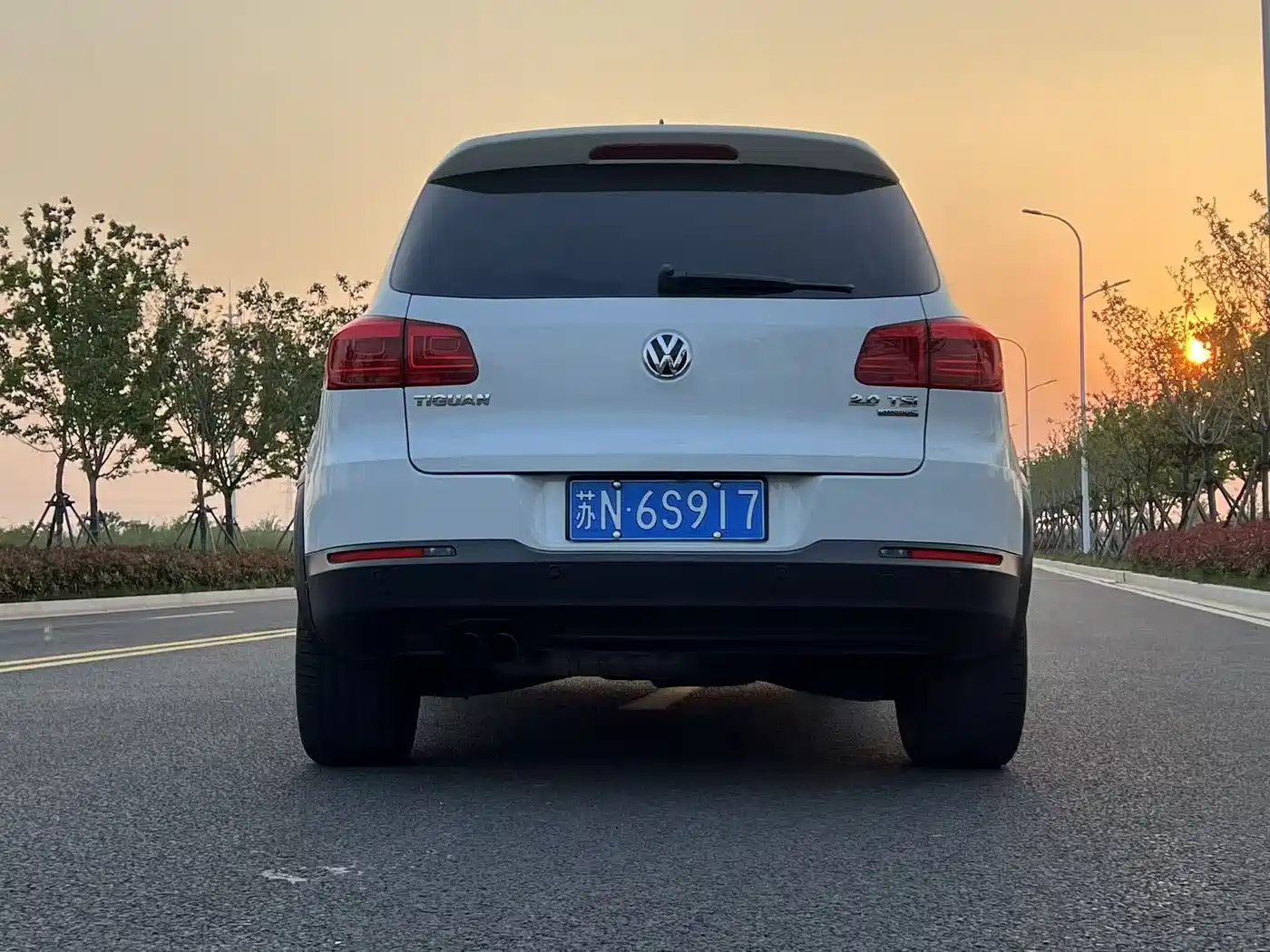 VOLKSWAGEN TIGUAN