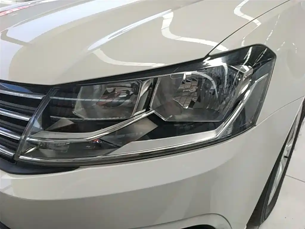 Volkswagen Lavida 2017 1.6L Automatic Trend Edition фото 24