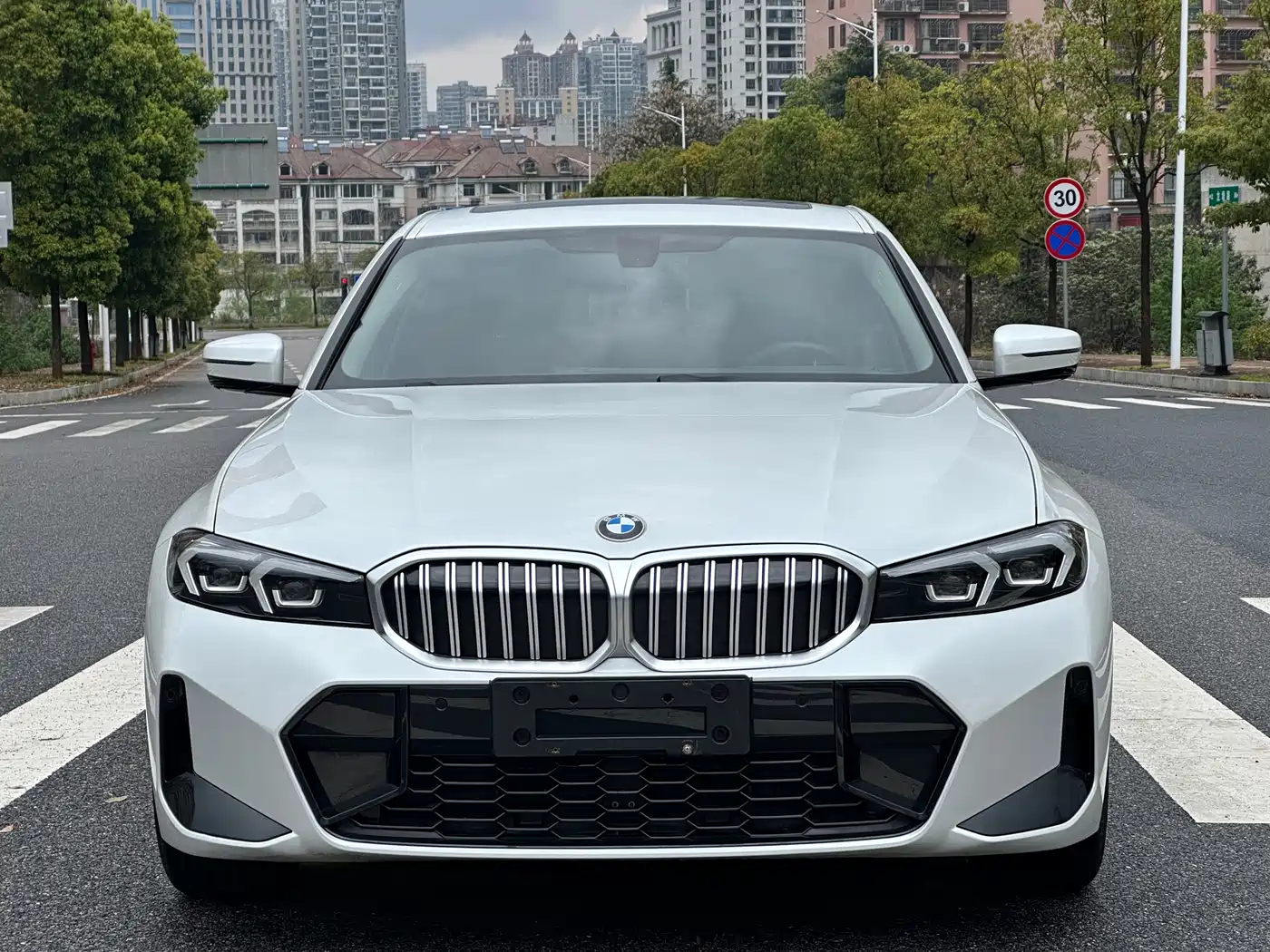 BMW 3 Series 2024 320Li M Sport Package фото 10