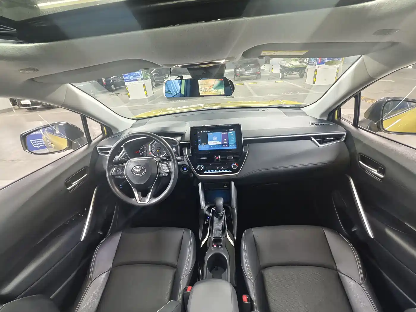 Toyota Frontlander 2022 2.0L CVT Luxury PLUS Edition фото 18